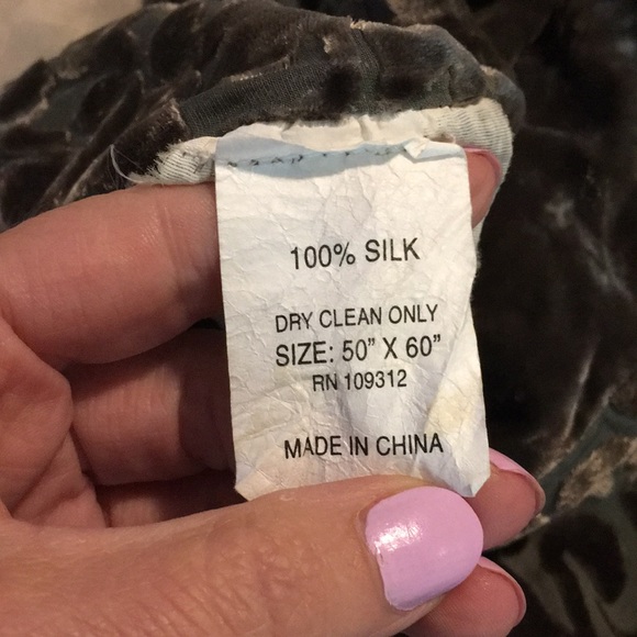 100% silk Sage throw. So soft and cozy! - Picture 5 of 5